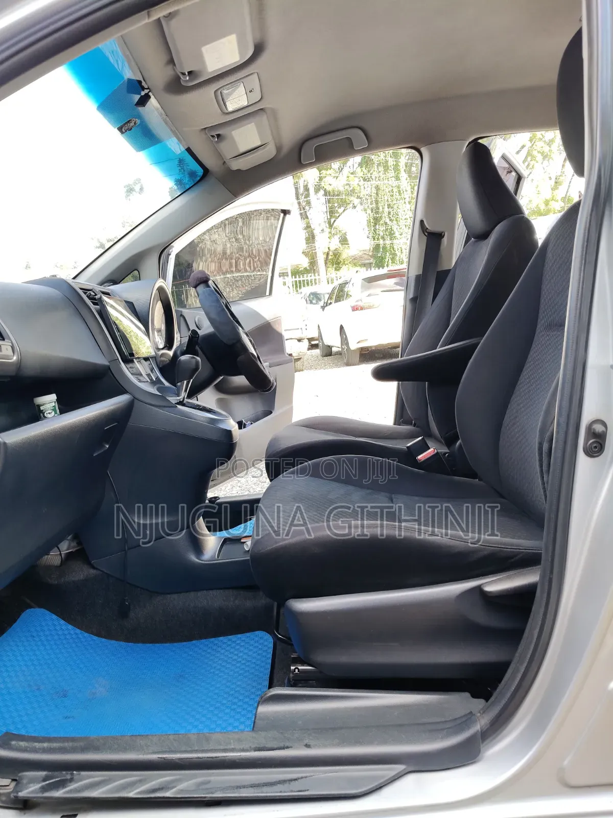 Toyota Ractis 2014 Silver