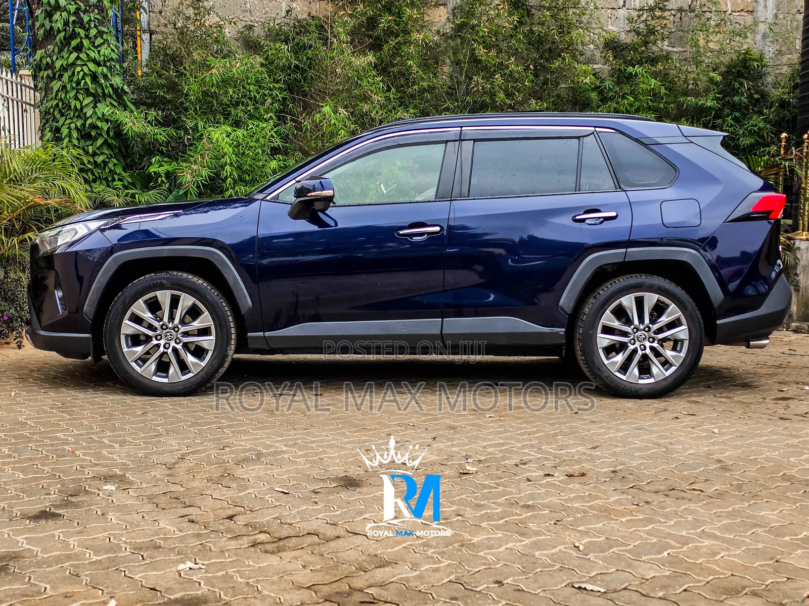Toyota RAV4 2019 Blue