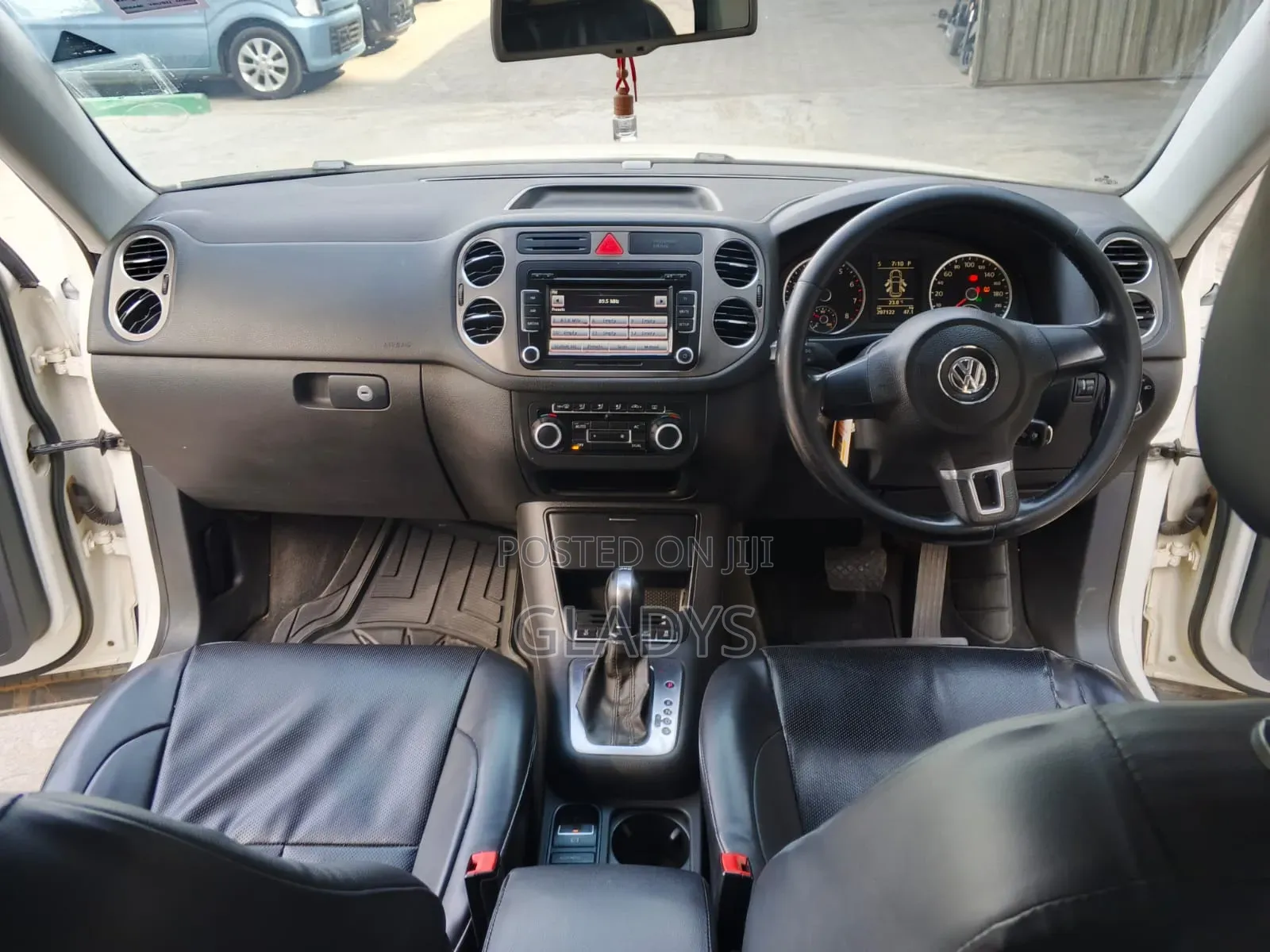 Volkswagen Tiguan 2010 White