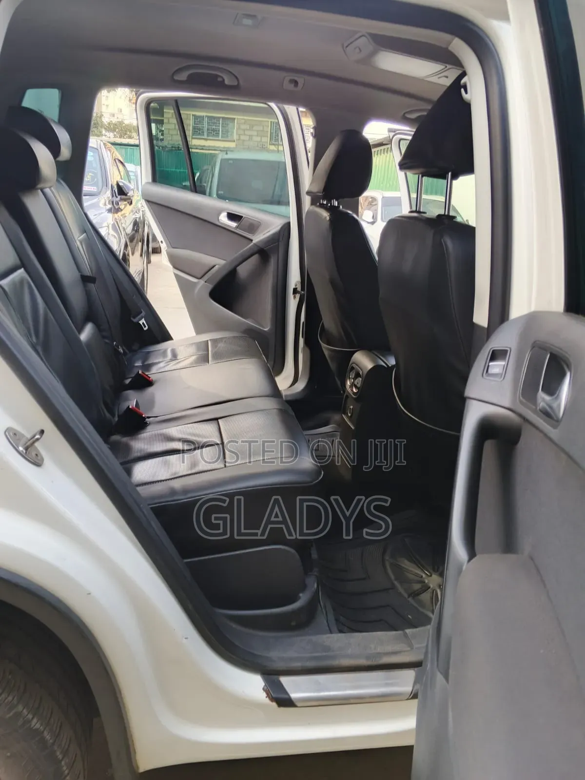Volkswagen Tiguan 2010 White