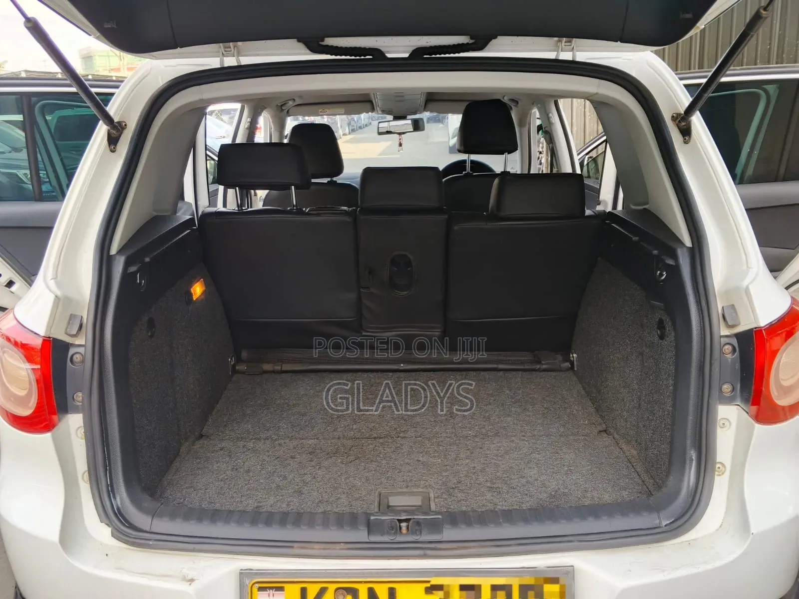 Volkswagen Tiguan 2010 White