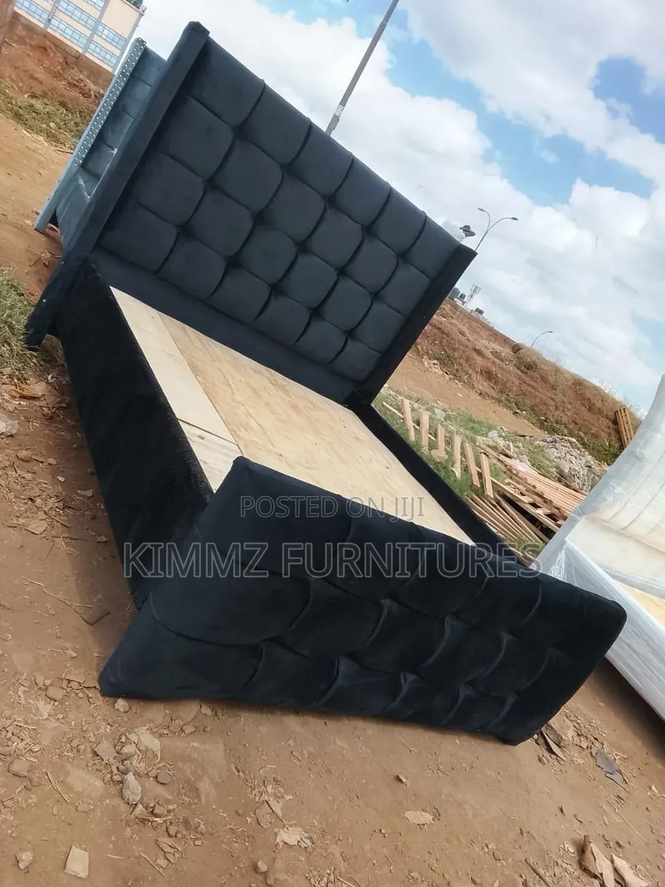 5x6 Chesterfield Bed