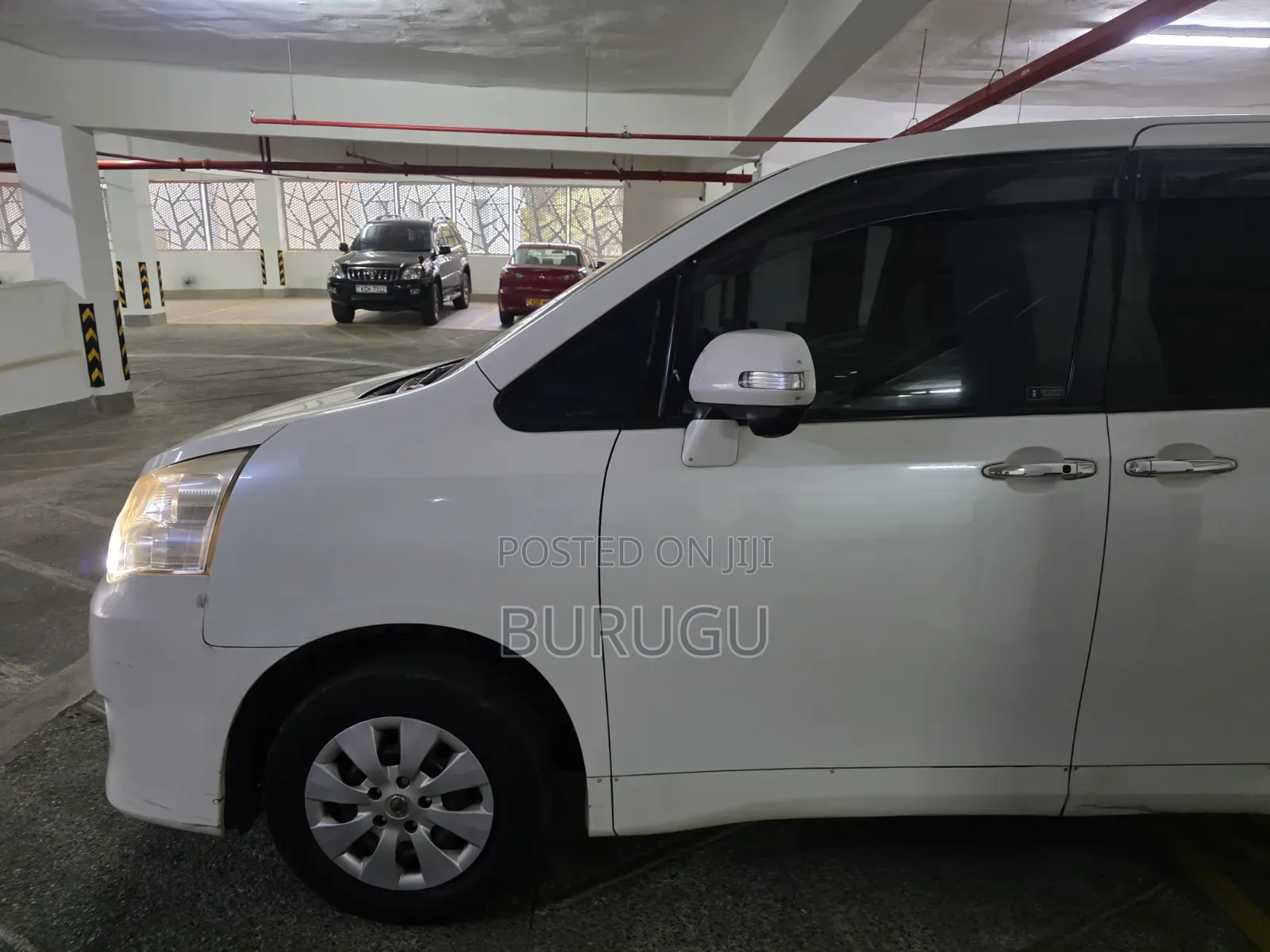 Toyota Noah 2012 White