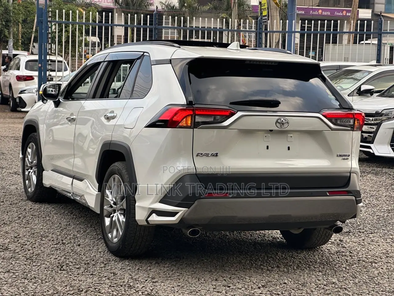 Toyota RAV4 Limited AWD 2020 White