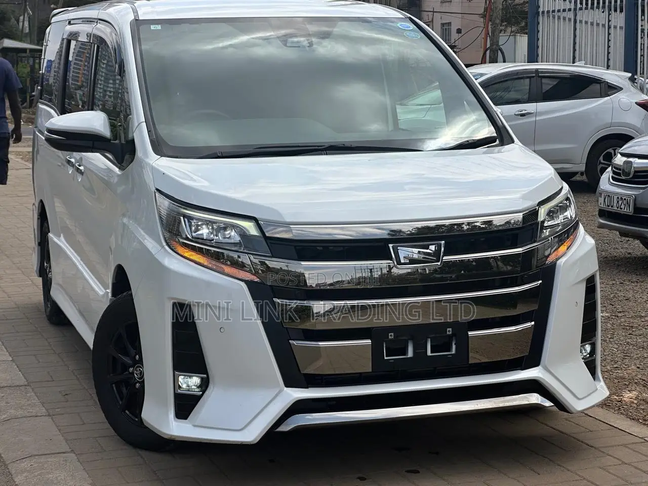 Toyota Noah 2.0 FWD (7 Seater) 2019 White