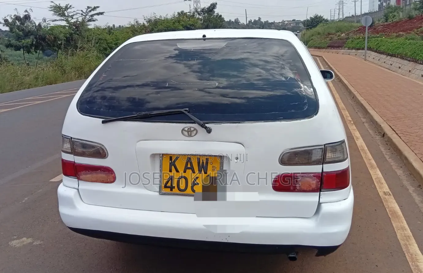 Toyota Corolla 1999 White