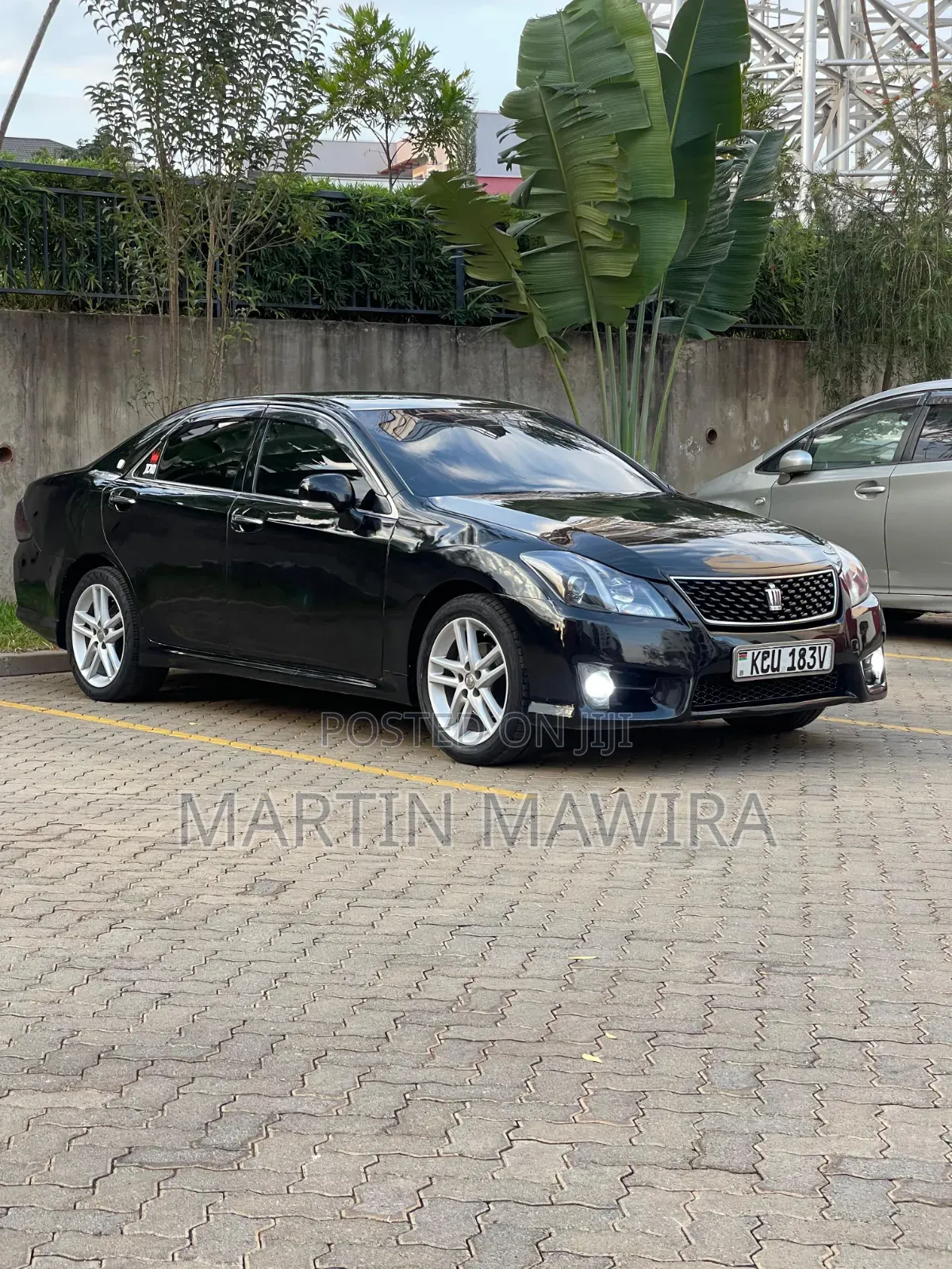 Toyota Crown 2012 Black