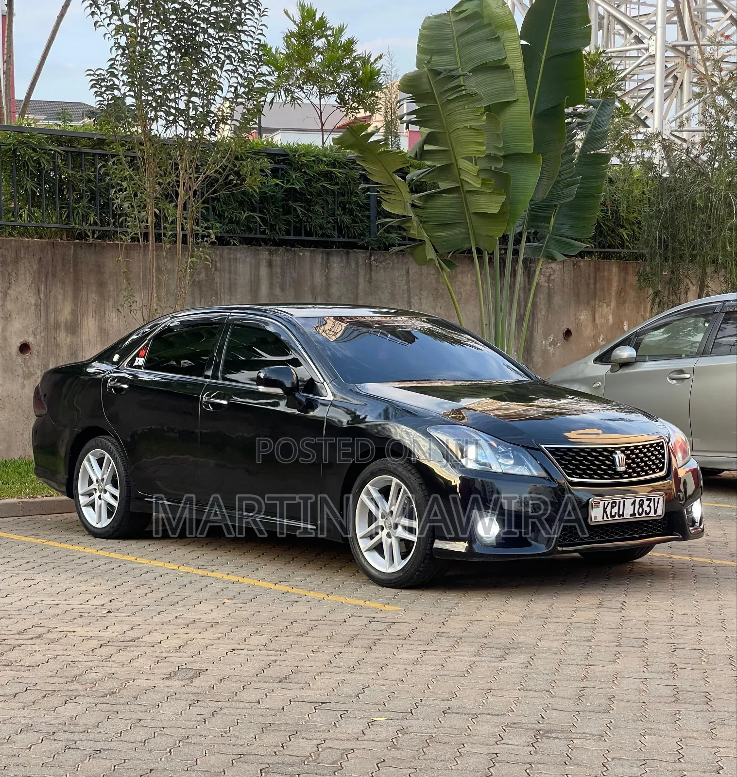 Toyota Crown 2012 Black