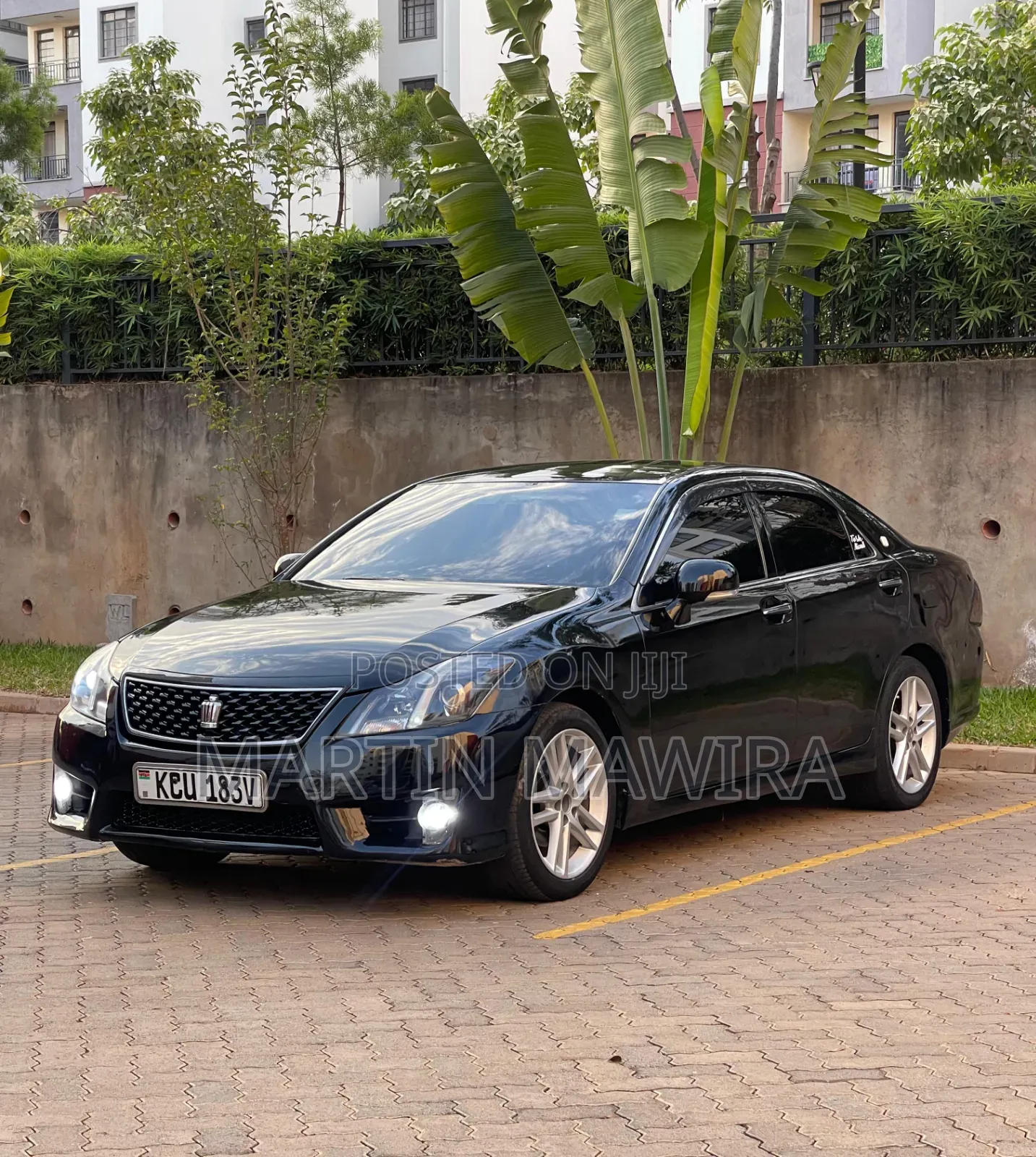 Toyota Crown 2012 Black