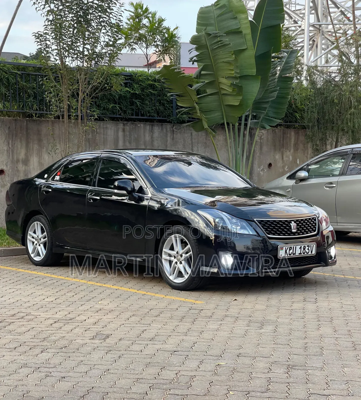 Toyota Crown 2012 Black