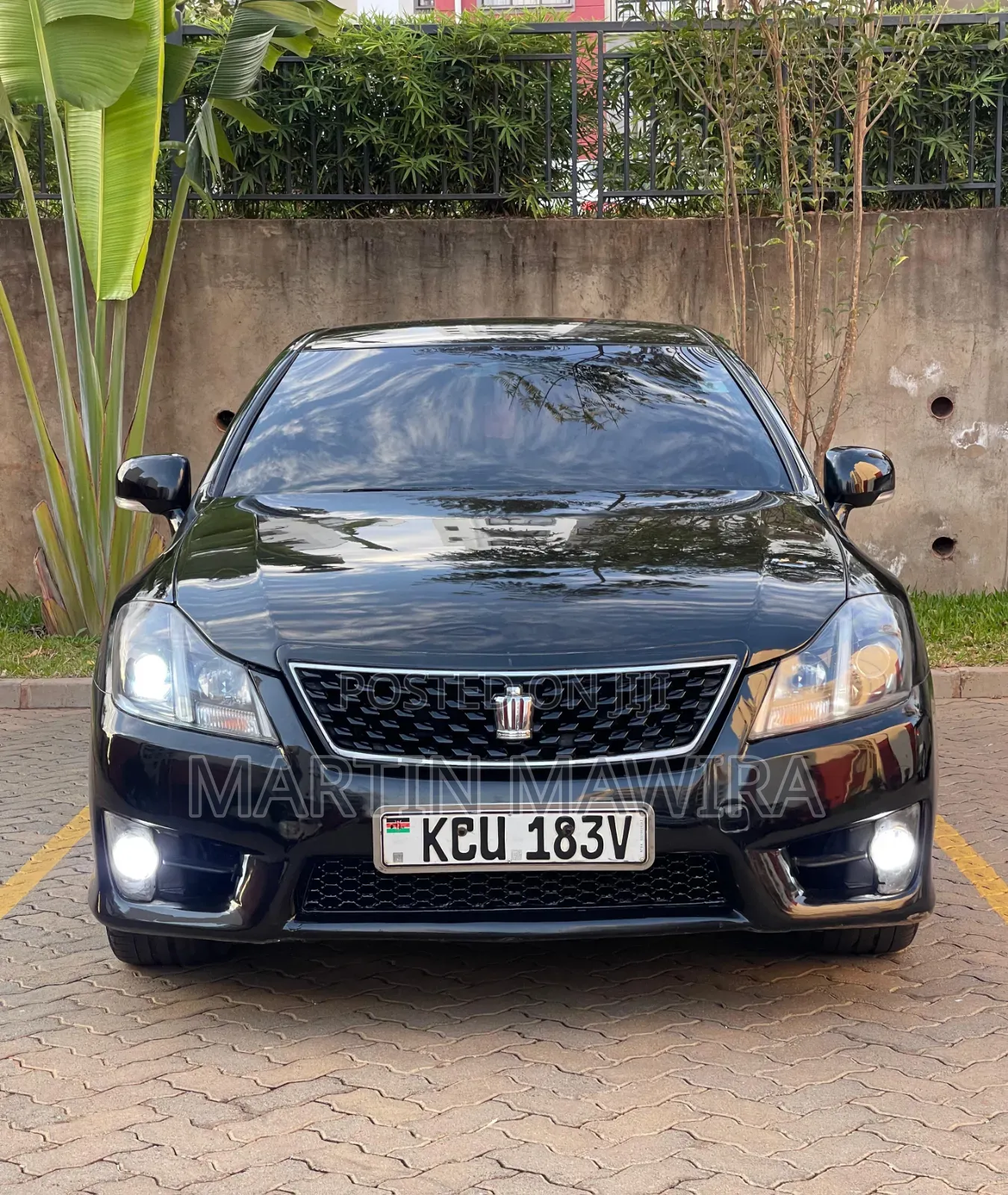 Toyota Crown 2012 Black