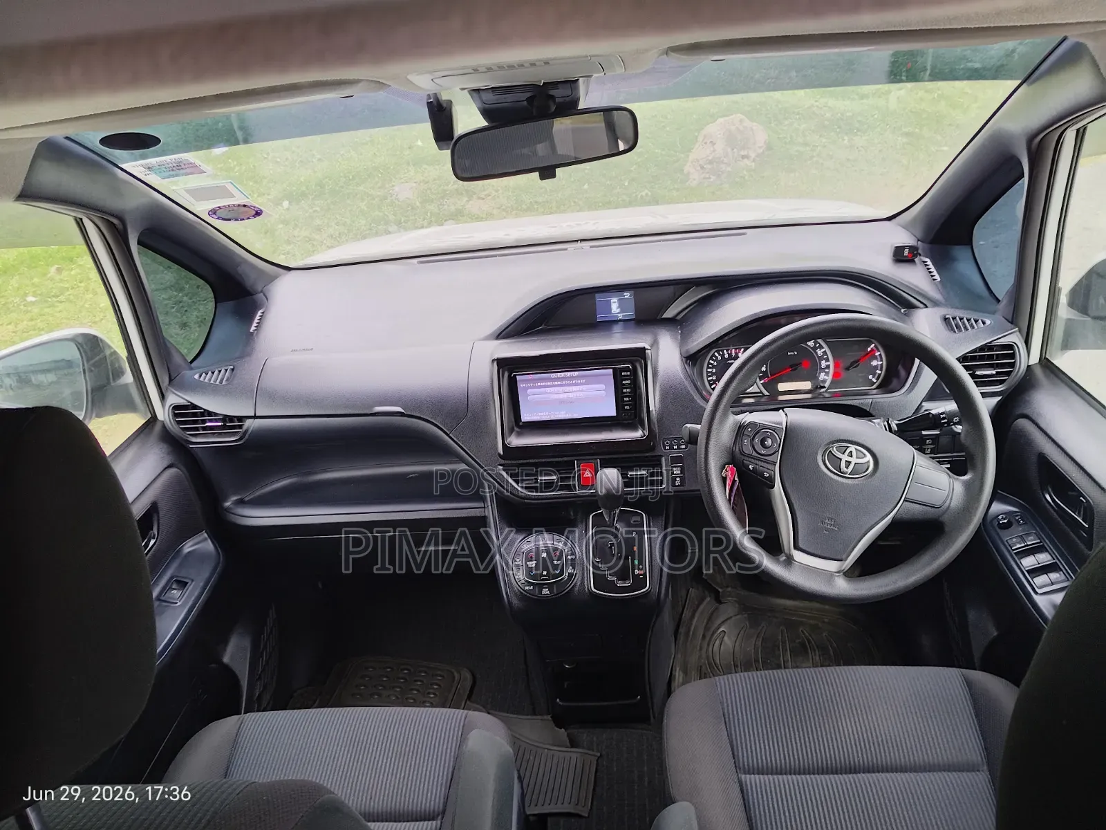 Toyota Voxy 2017 White