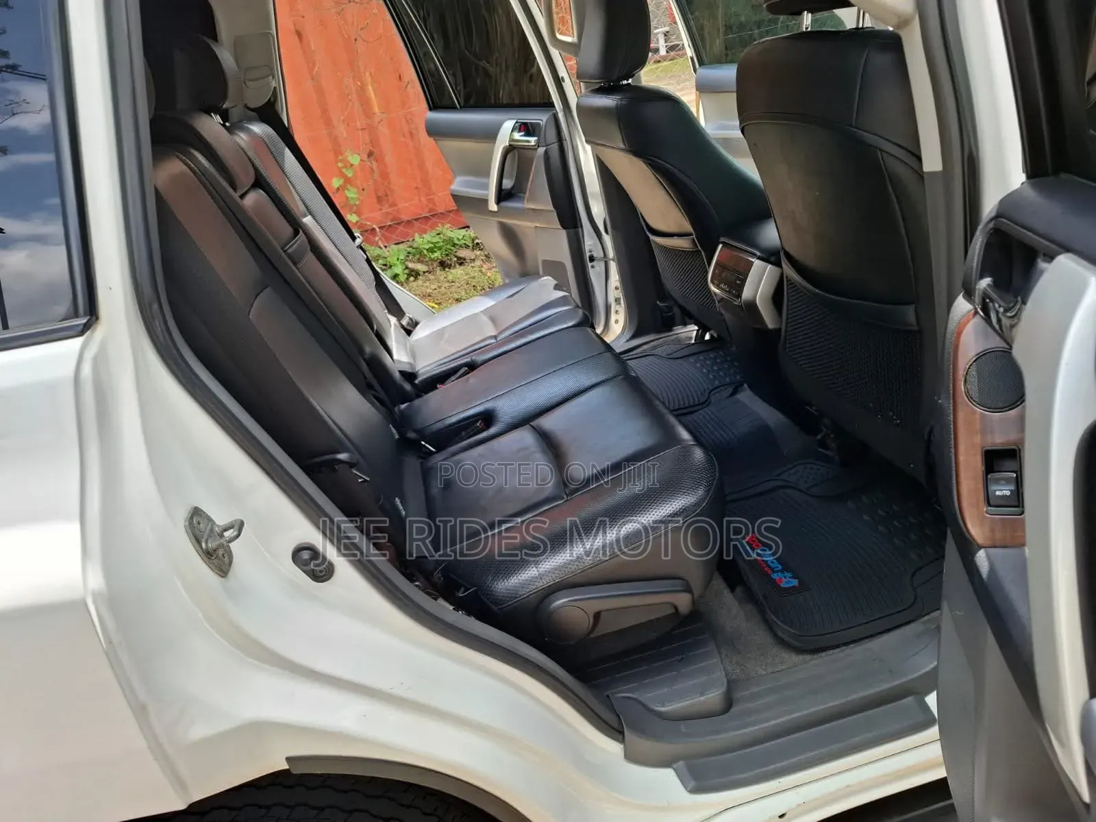 Toyota Land Cruiser Prado 2011 White