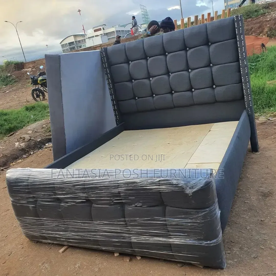 Grey/Black Chesterfield Bed Size 5 by 6 and Free Delivery