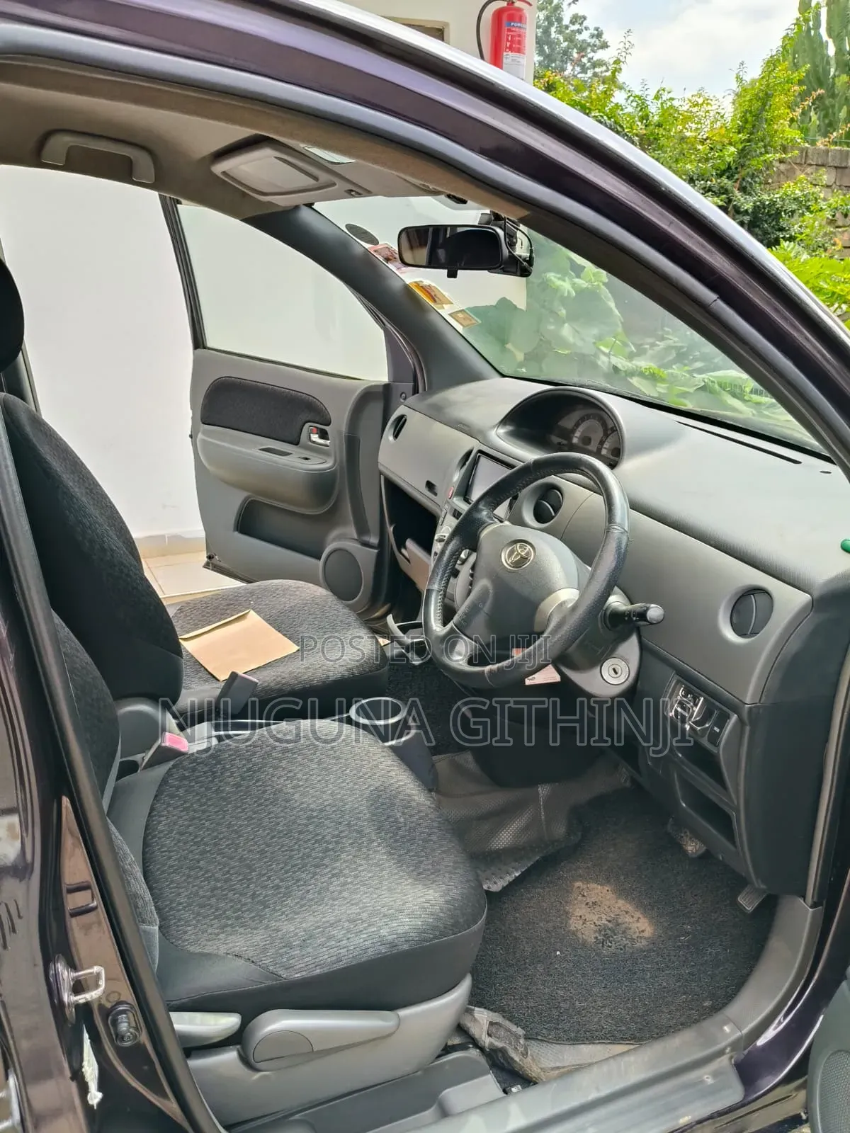 Toyota Sienta 2011 Purple