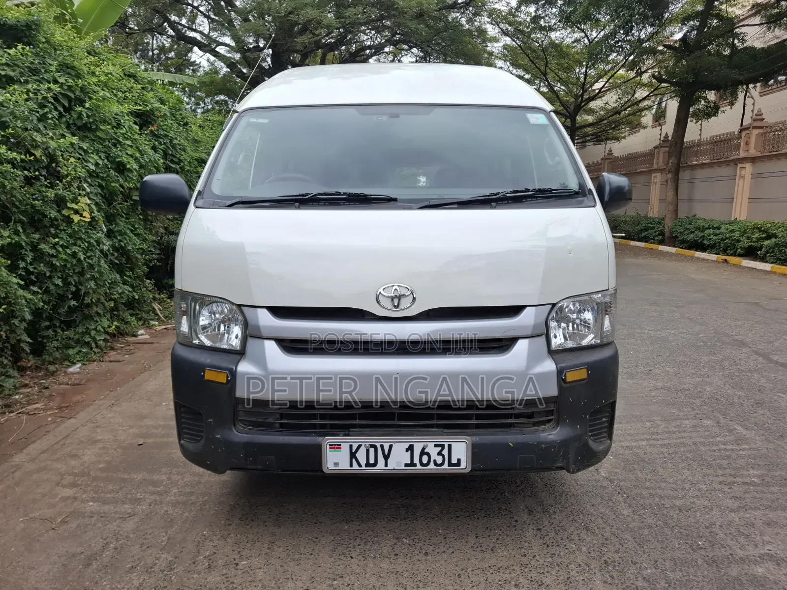 Toyota HiAce 2016 White