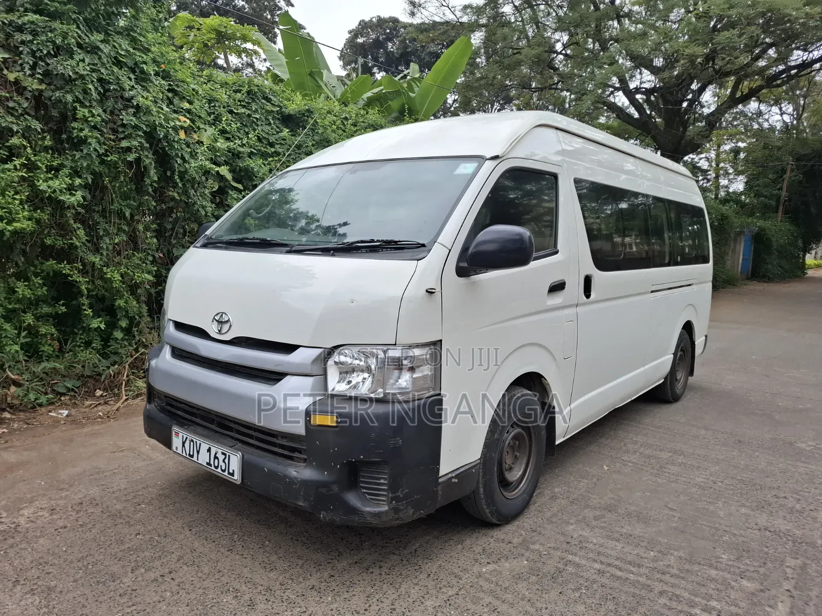 Toyota HiAce 2016 White