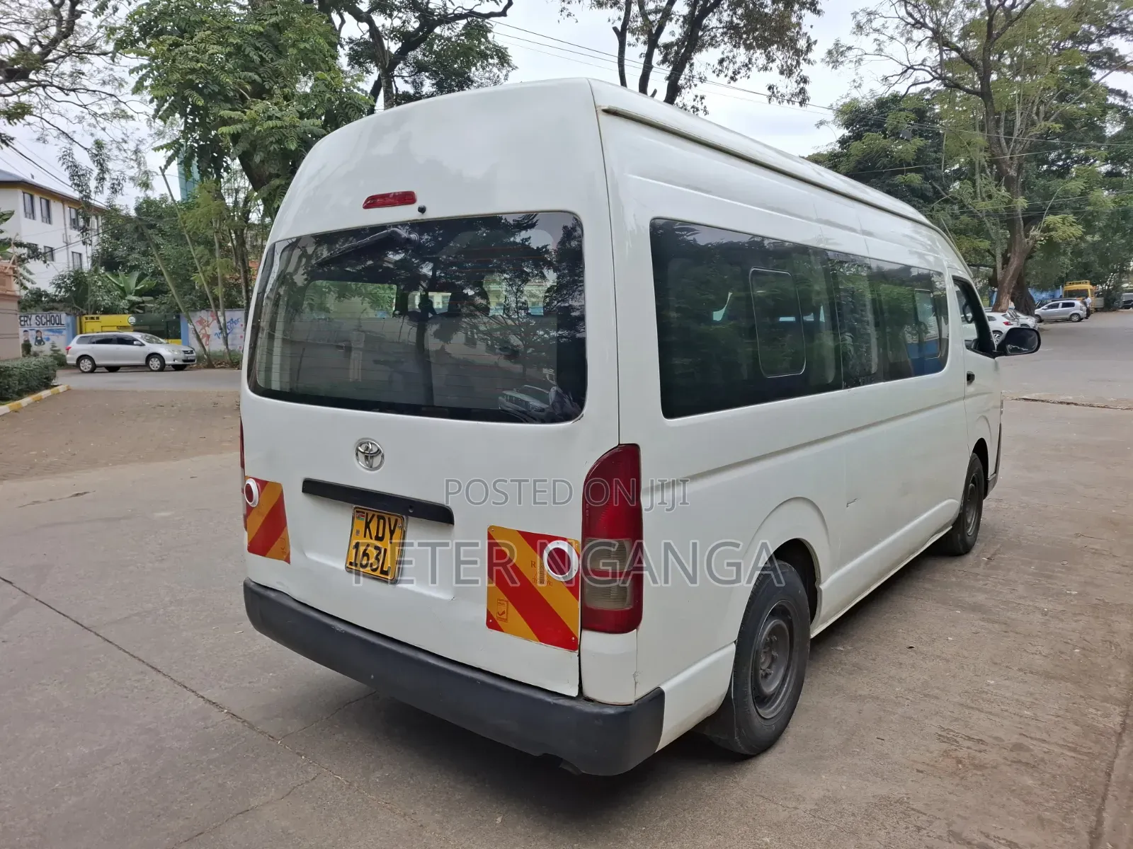 Toyota HiAce 2016 White
