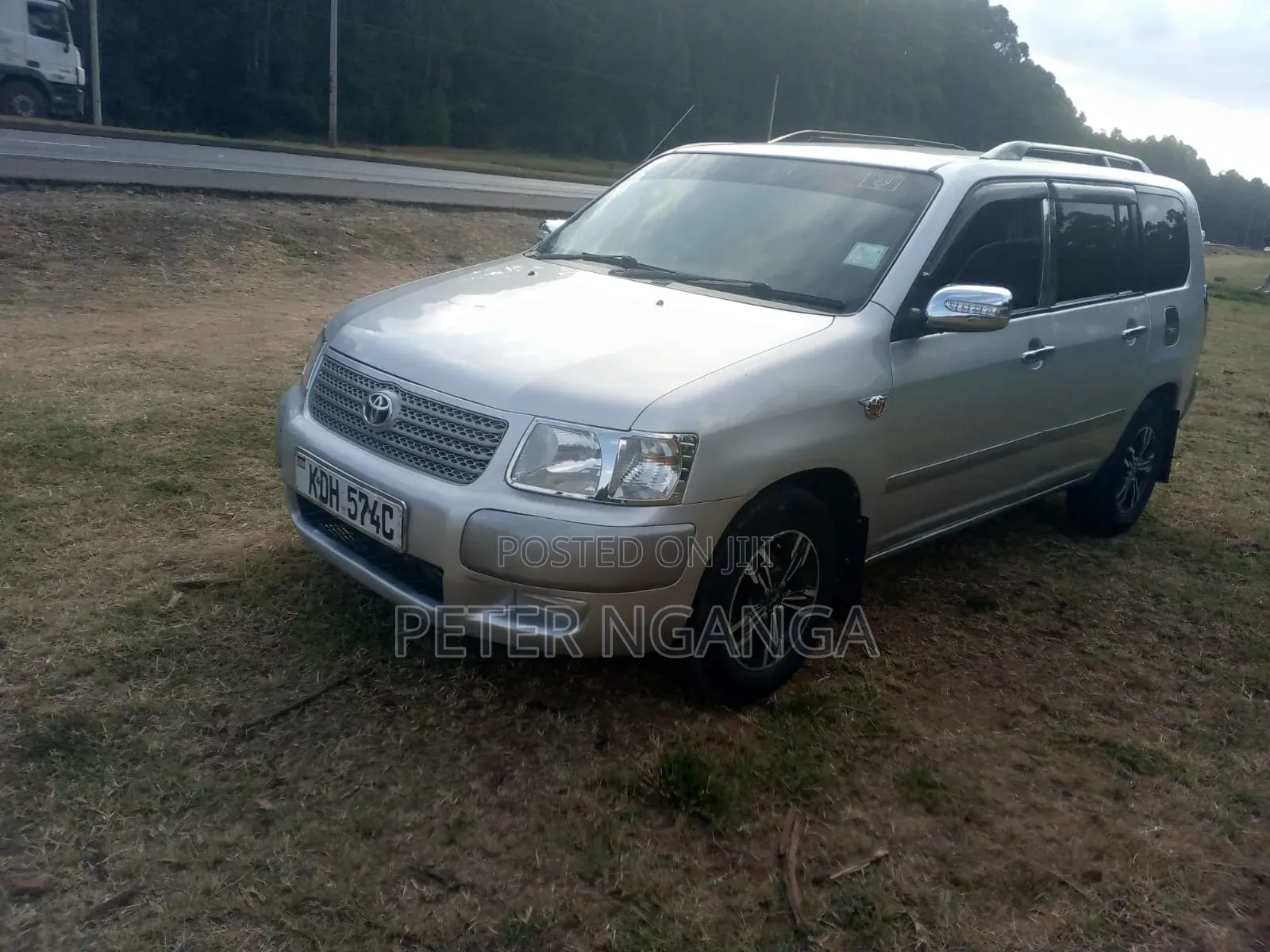 Toyota Succeed SV Premium 2014 Silver
