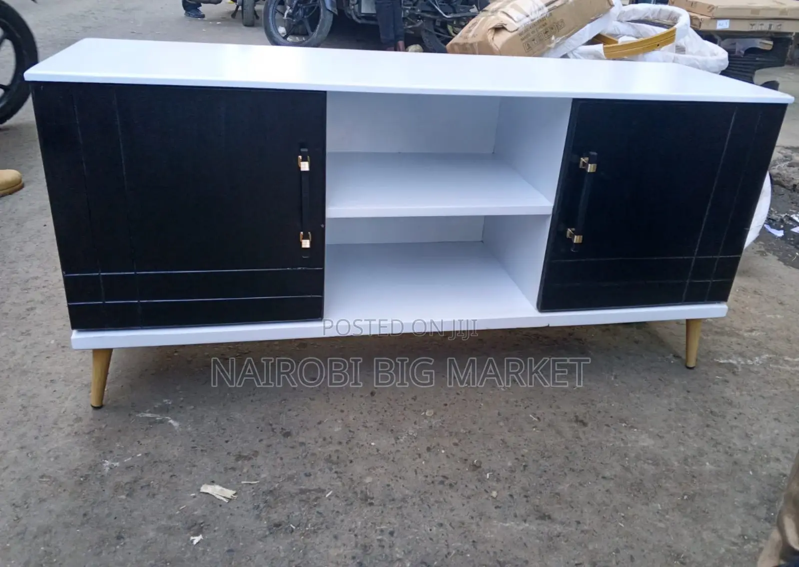 4.5 FTS Executive American Flats Tv Stand