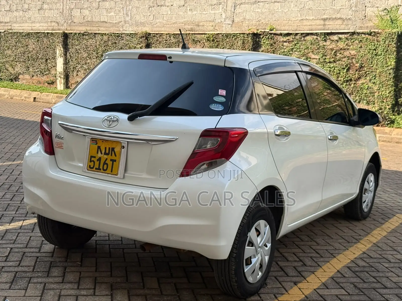 Toyota Vitz 1.3 FWD 5dr 2016 White