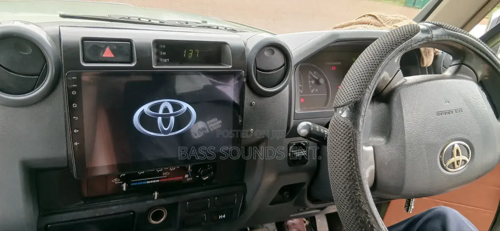 Toyota Land Cruiser 70series Android Radio Upgrade