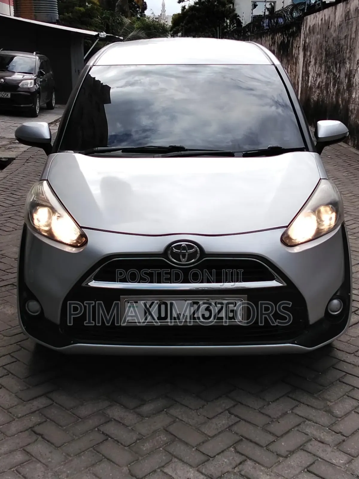 Toyota Sienta 2016 Silver
