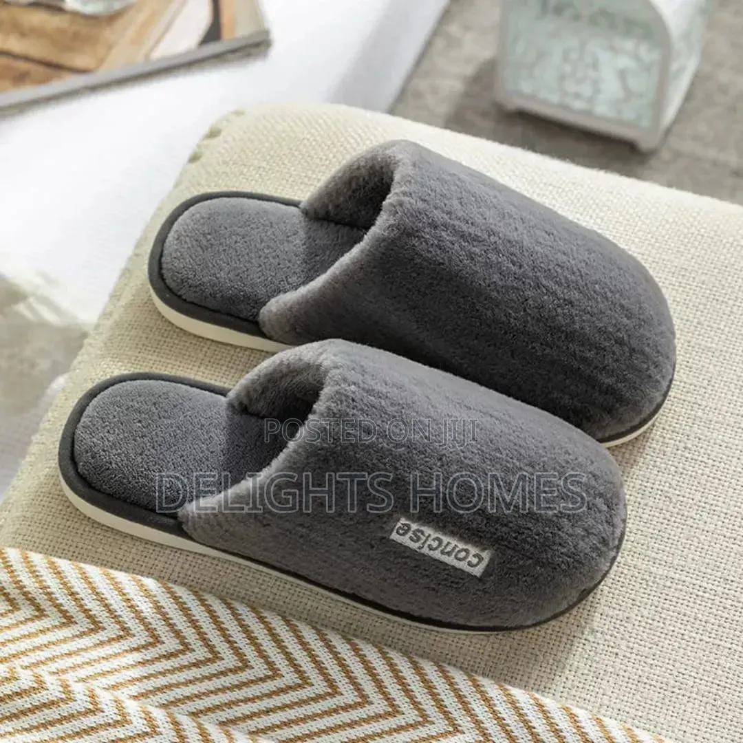 Fuzzy Indoor Slippers_re