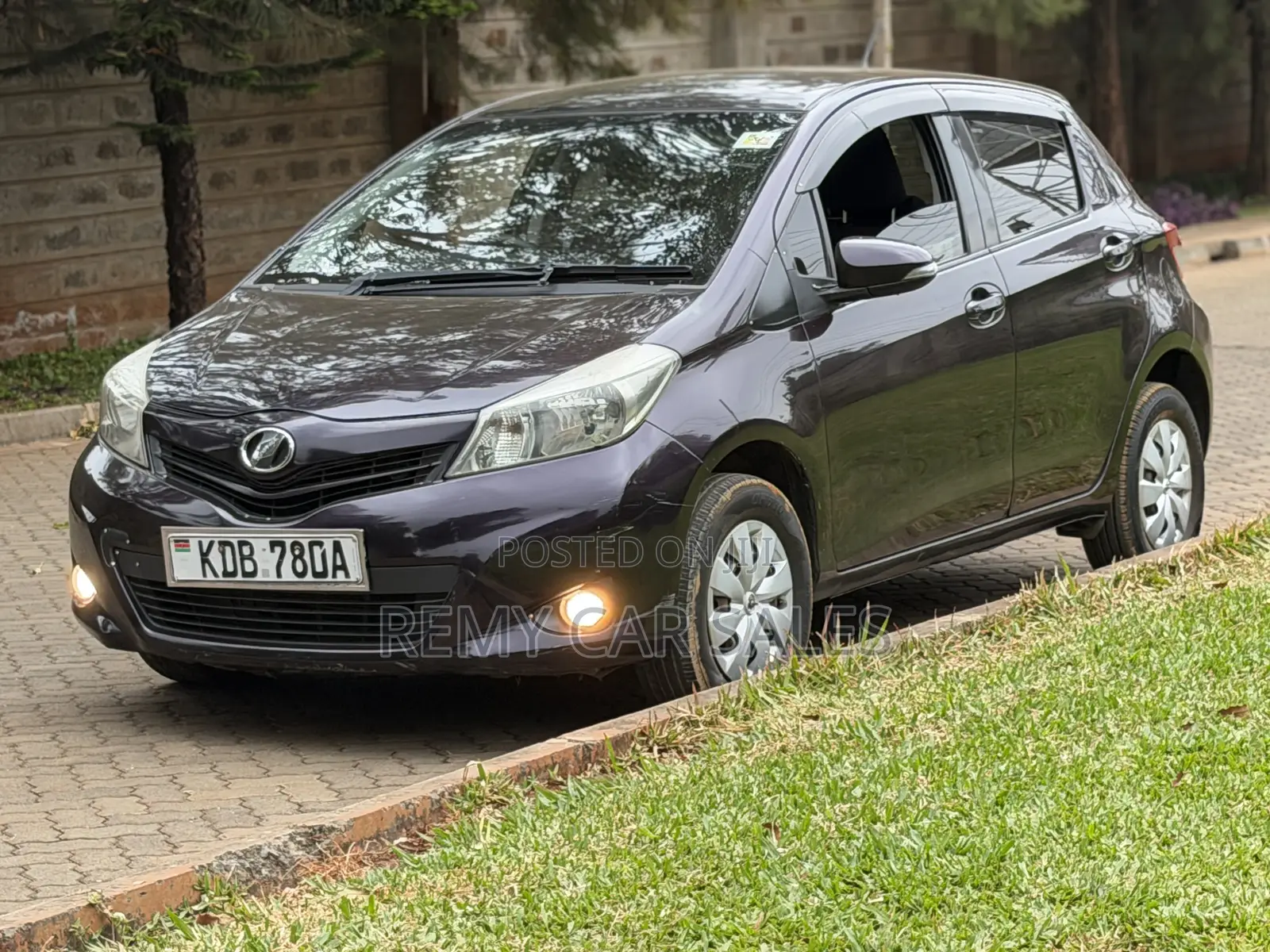 Toyota Vitz 2014 Purple