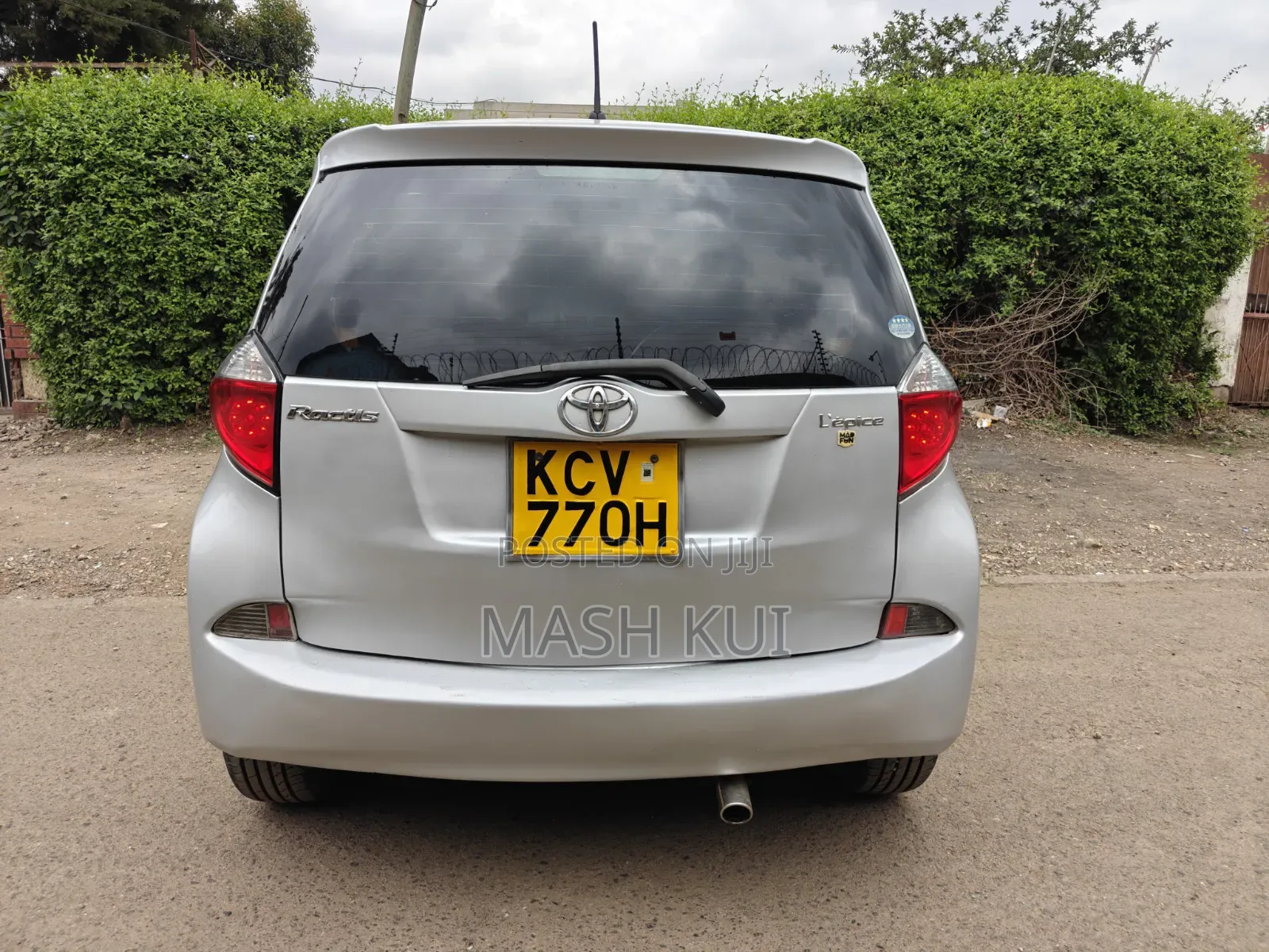 Toyota Ractis 2012 Silver