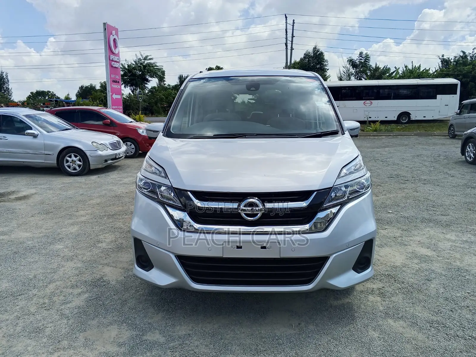 Nissan Serena 2018 Silver