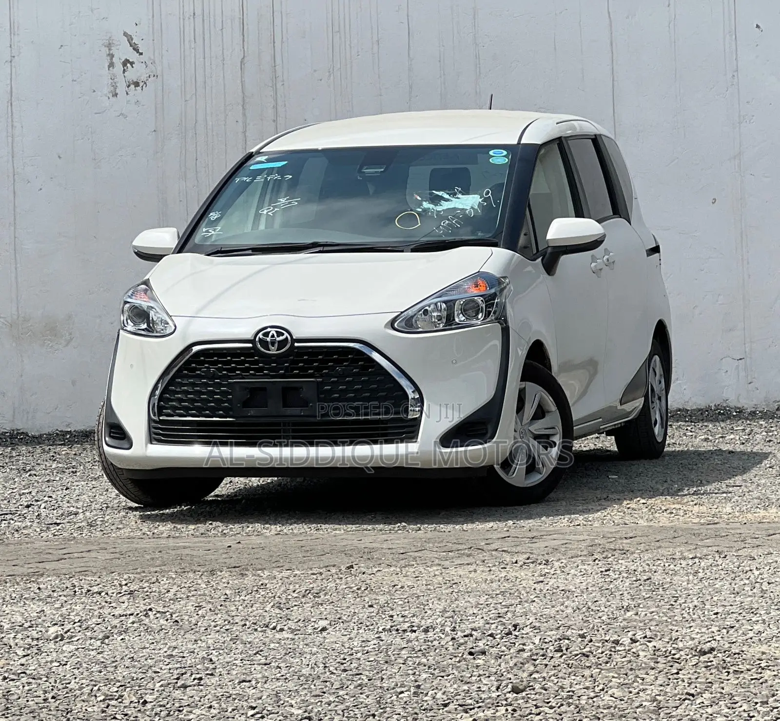 Toyota Sienta 1.5 FWD 2021 Pearl