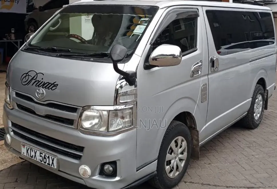 Toyota HiAce 2017 Silver