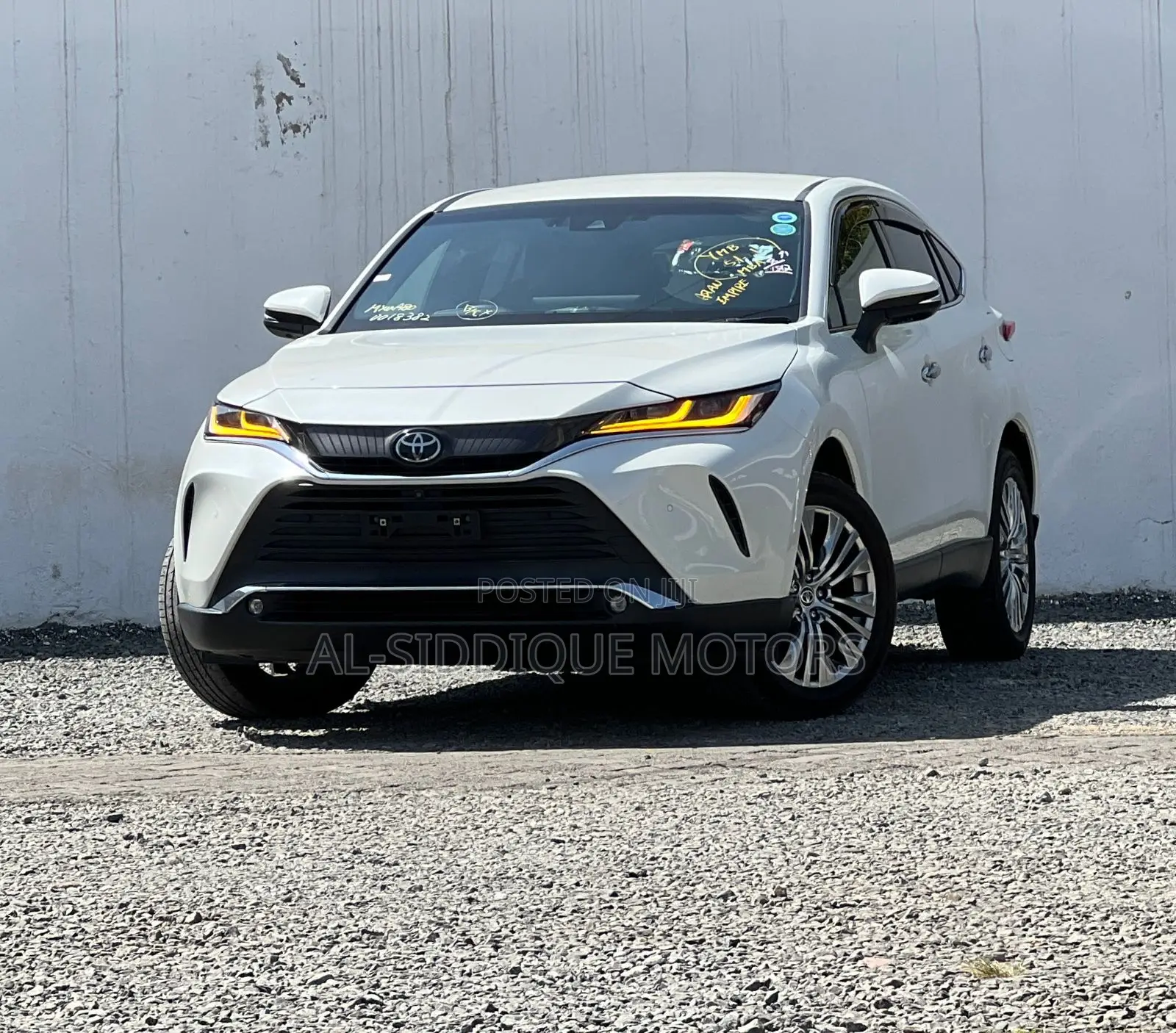 Toyota Harrier 2.0 2020  White 