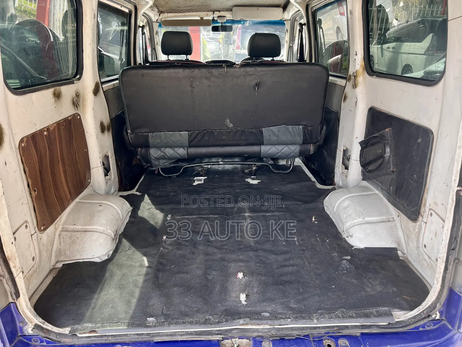 Toyota HiAce 2009 Blue