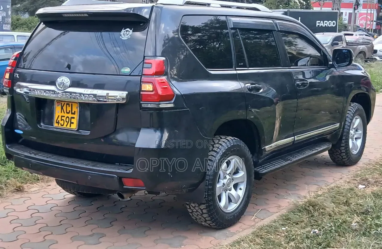 Toyota Land Cruiser Prado 2011 Black