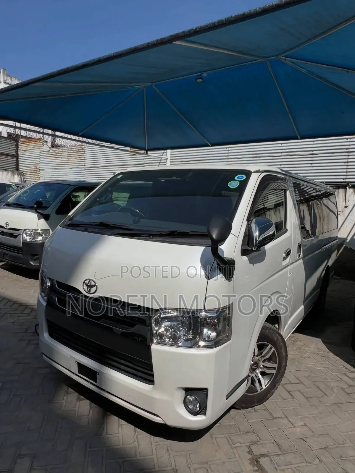 Toyota HiAce 2019 White