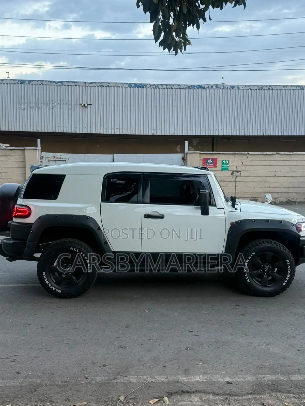 Toyota FJ Cruiser 2014 White
