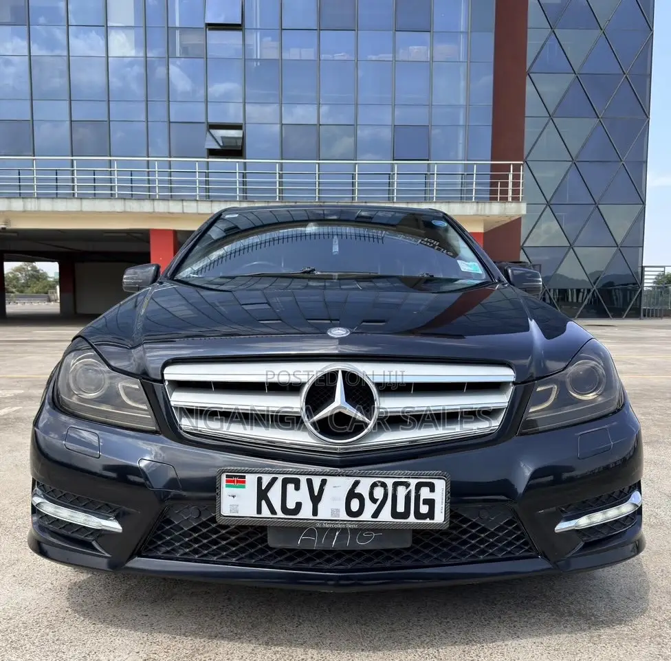 Mercedes-Benz C200 2012 Black