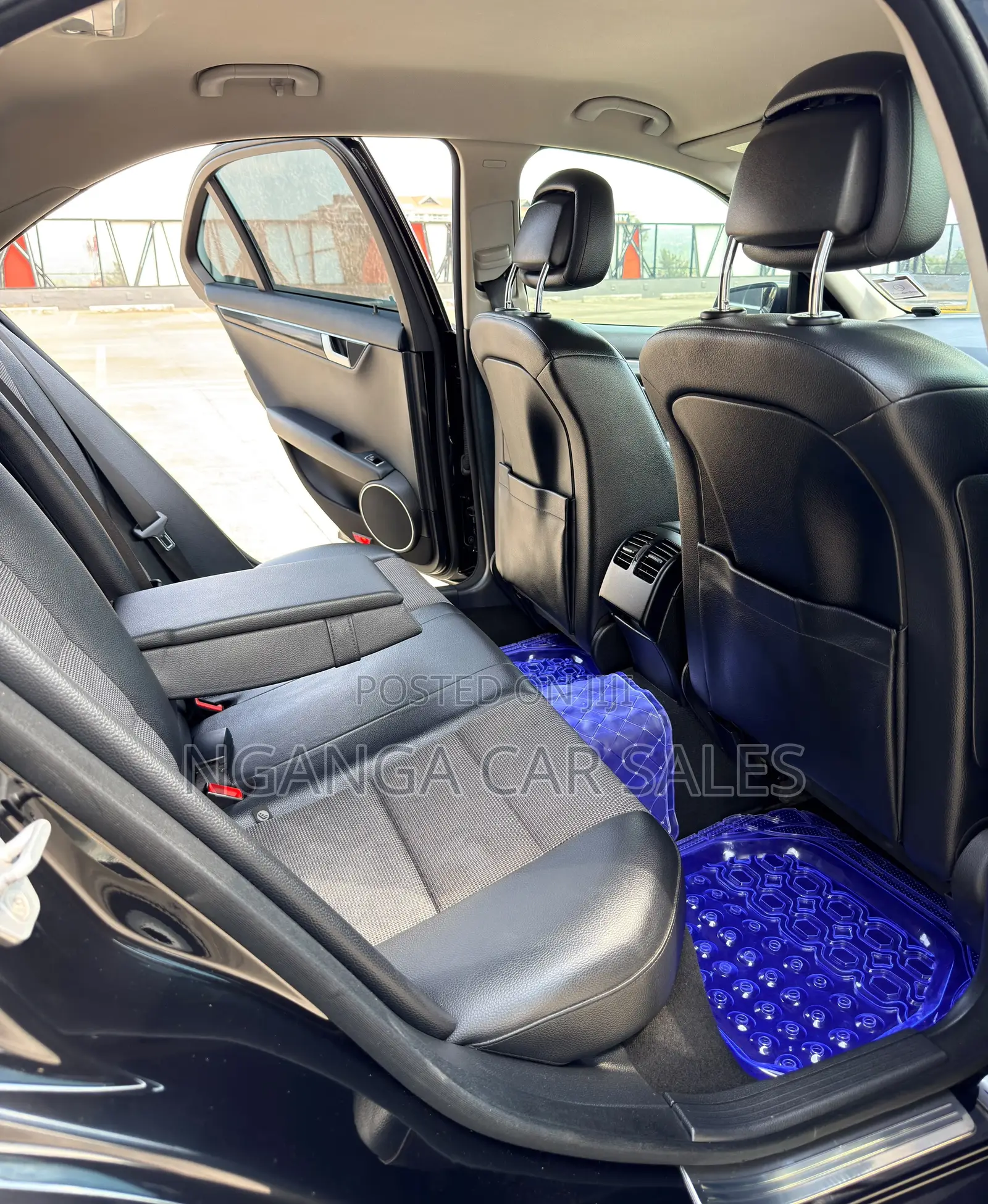 Mercedes-Benz C200 2012 Black