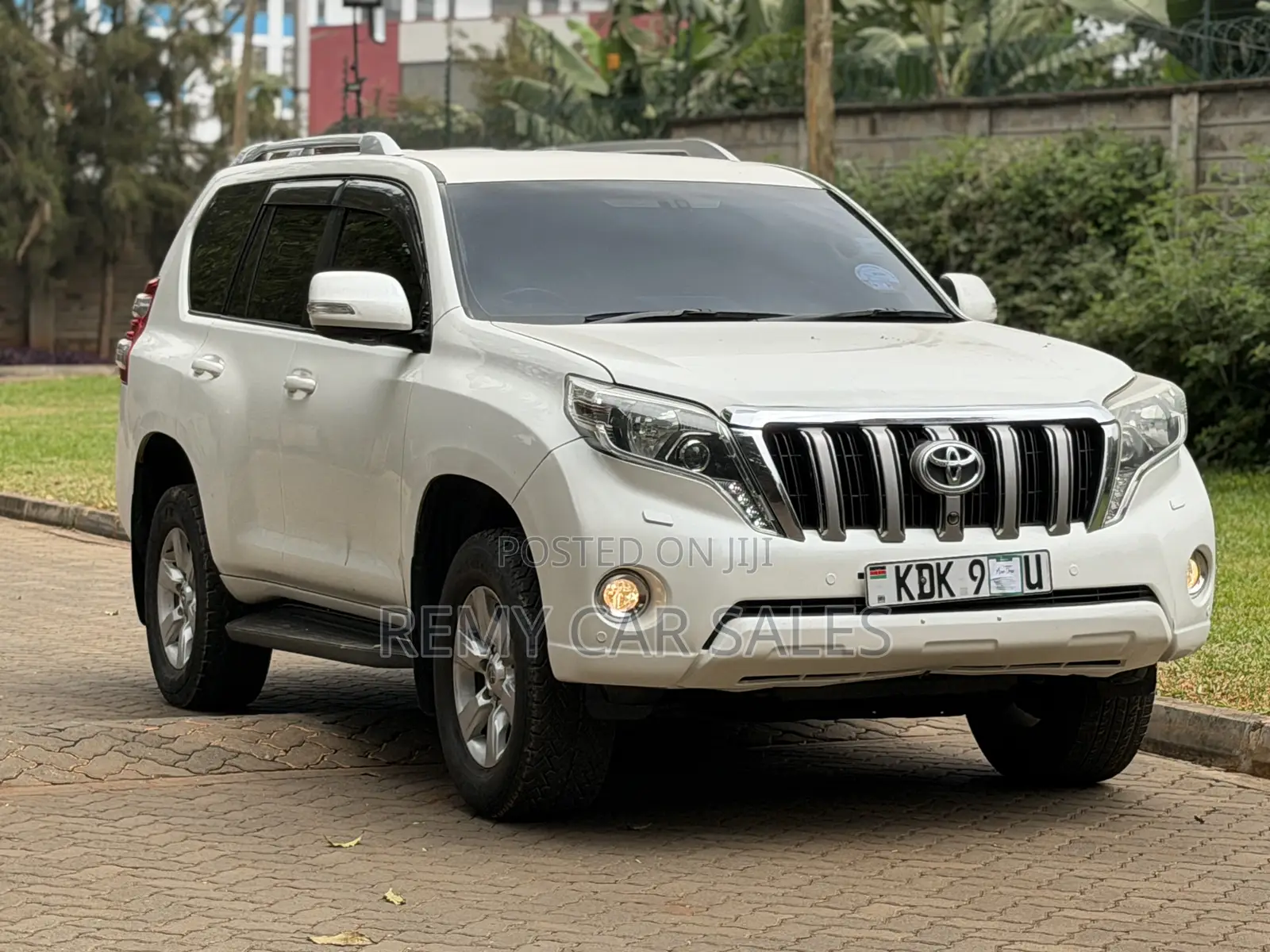 Toyota Land Cruiser Prado 2015 White