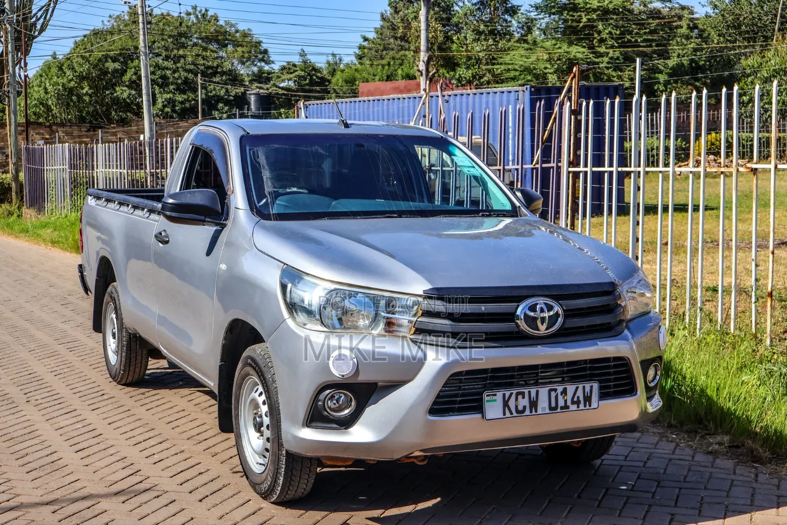 Toyota Hilux 2019 Silver