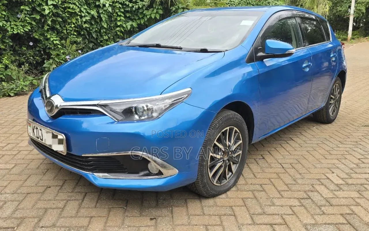 Toyota Auris 2015 Blue