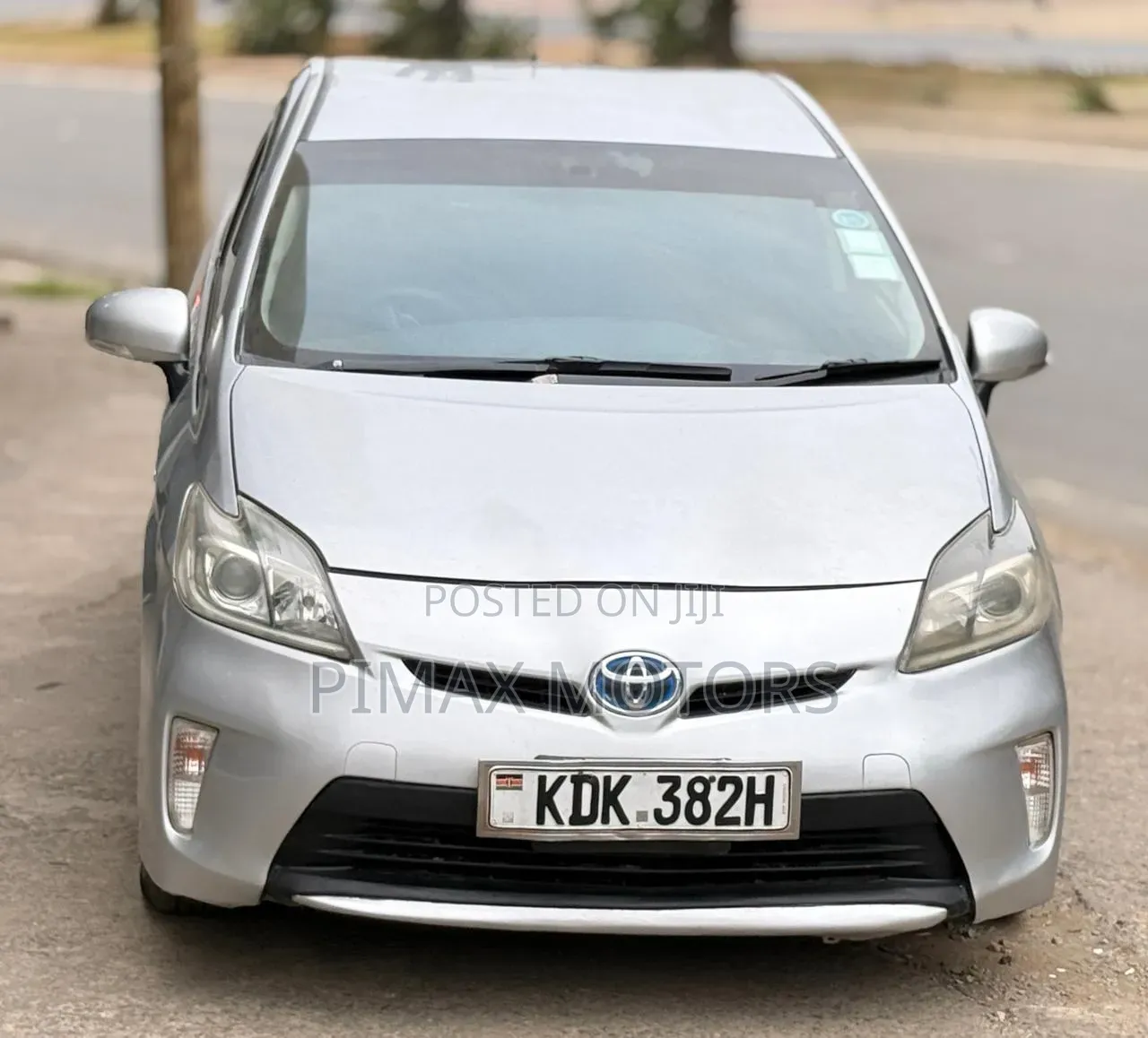 Toyota Prius 4dr Hatchback (1.8L 4cyl gas/electric hybrid CVT) 2016