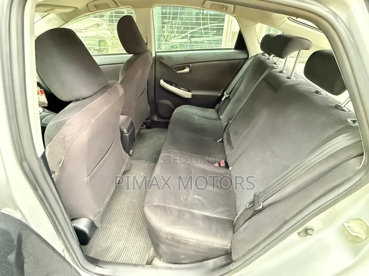 Toyota Prius 4dr Hatchback (1.8L 4cyl gas/electric hybrid CVT) 2016