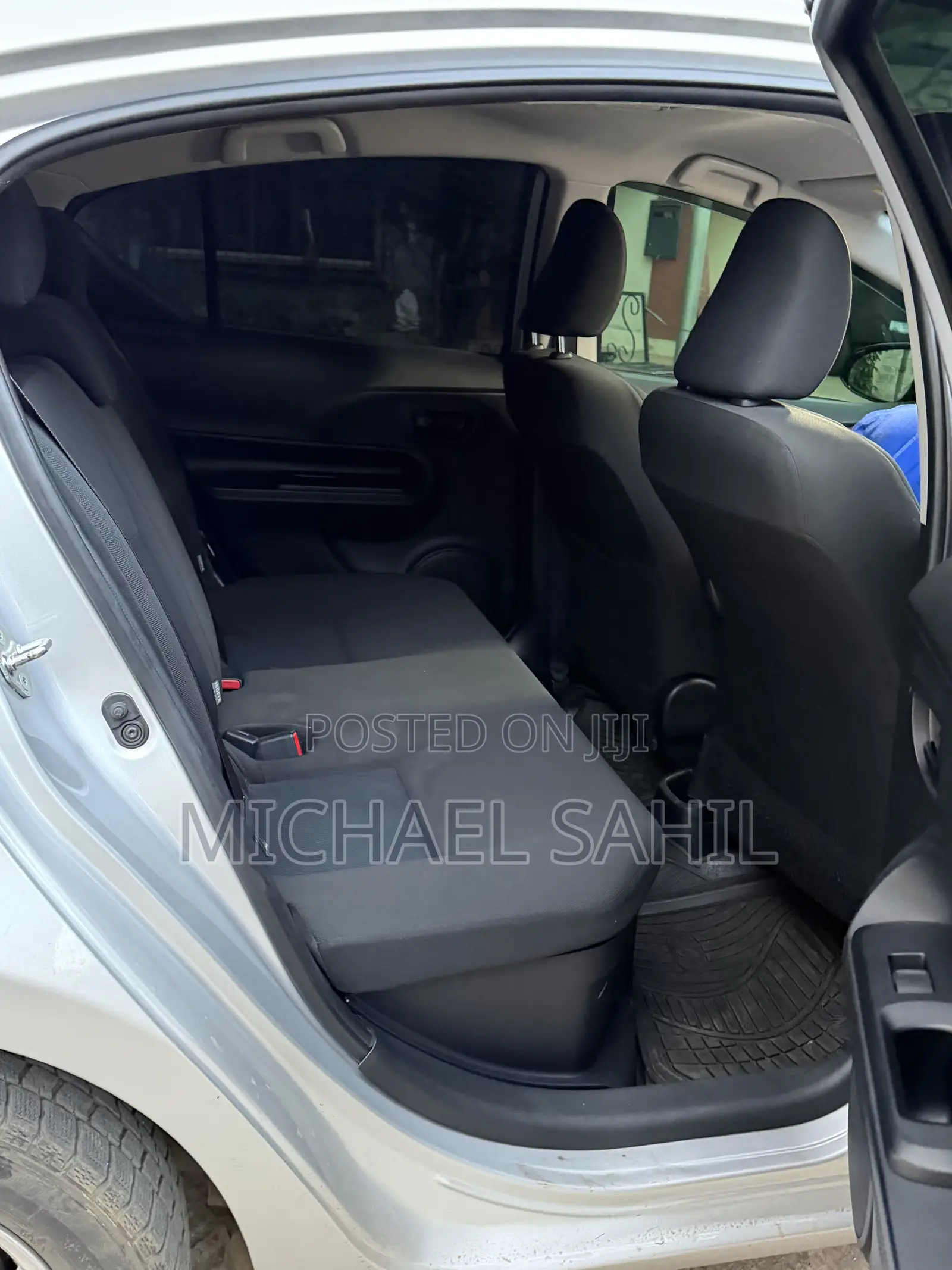 Toyota Aqua 2018 Silver