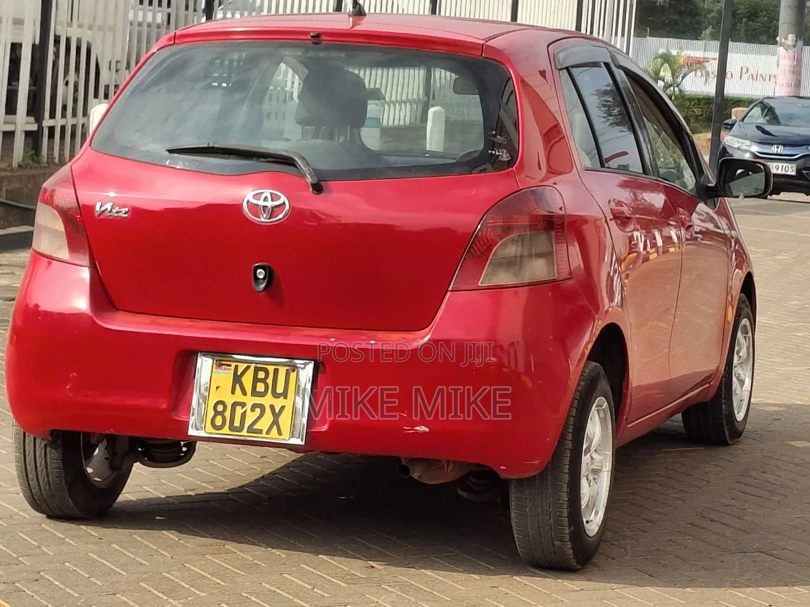Toyota Vitz 1.0 FWD 5dr 2006 Red