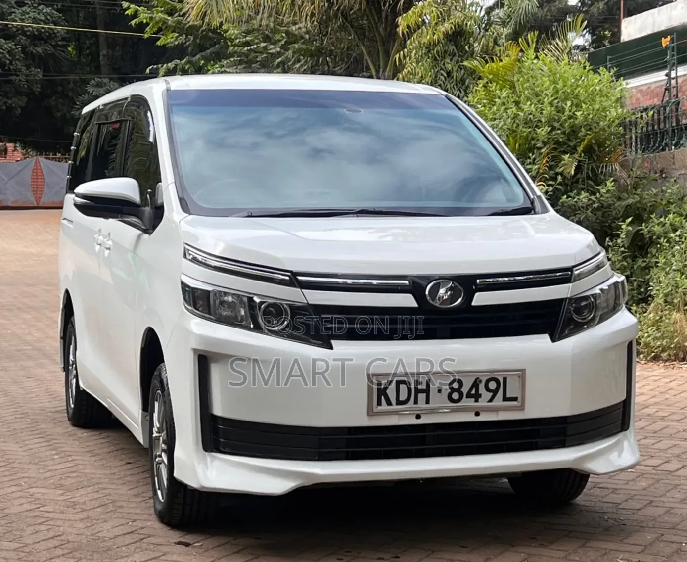 Toyota Voxy 2016 White