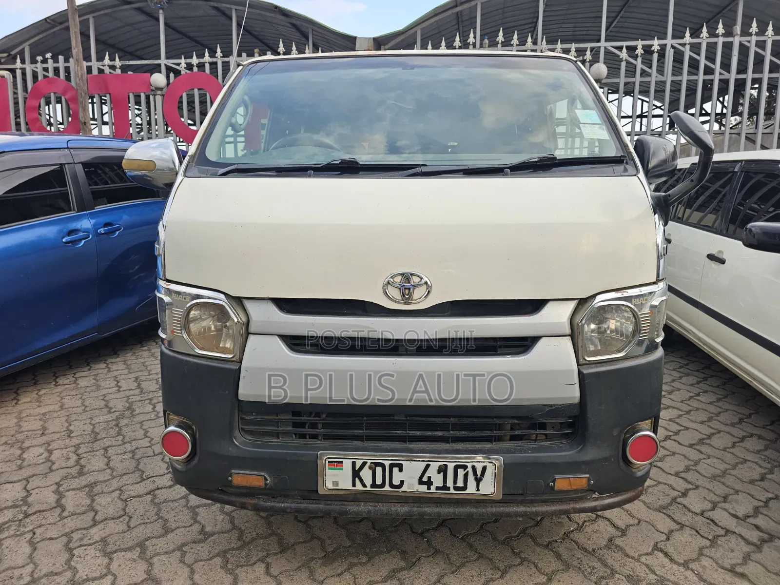 Toyota HiAce 2014 White