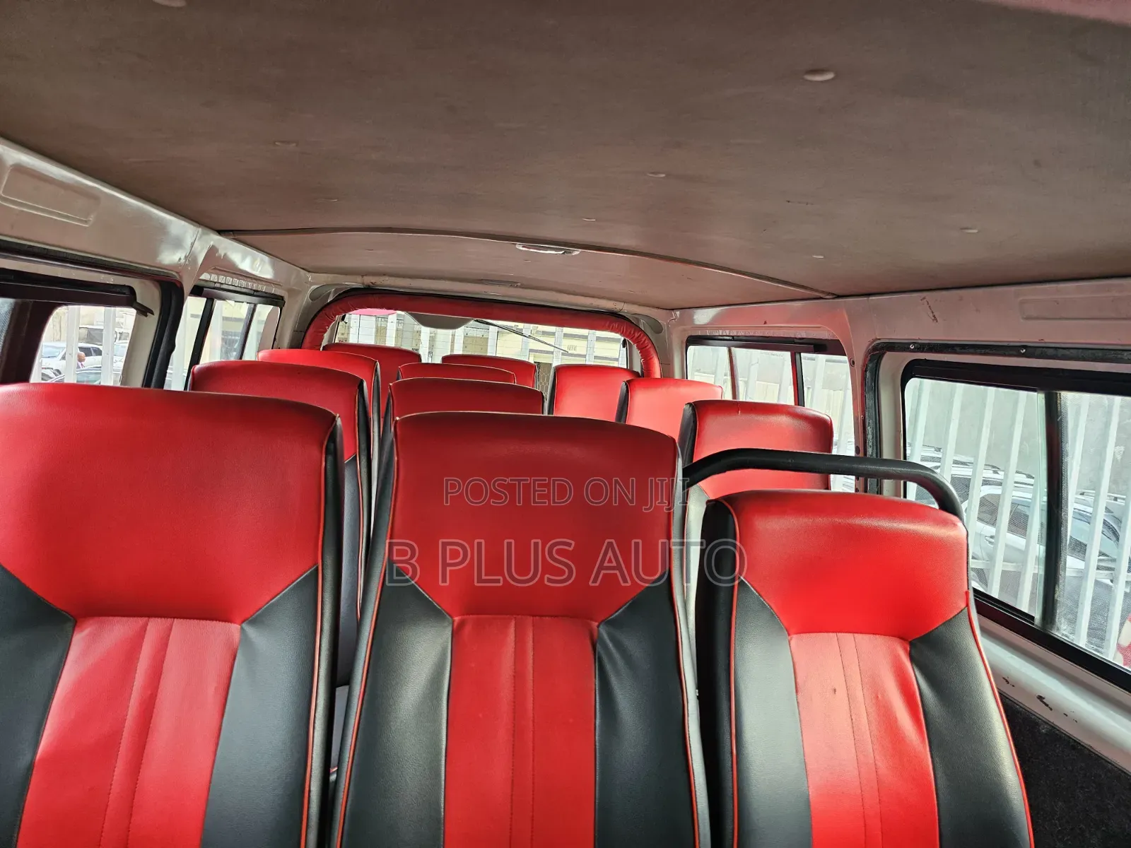 Toyota HiAce 2014 White